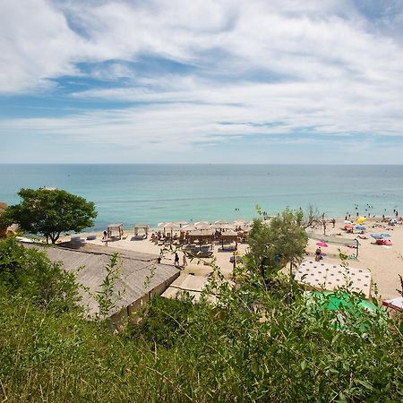 Steller Hostel & Camping Одеса Екстериор снимка